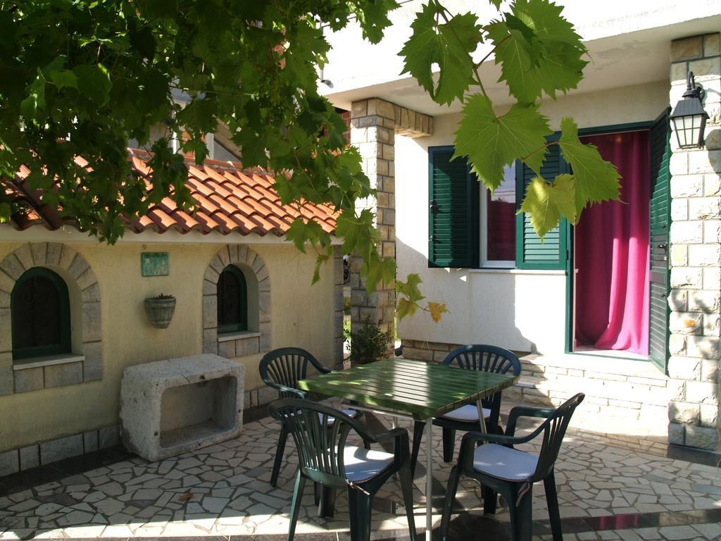 Apartment Roglić Rab Town Zewnętrze zdjęcie