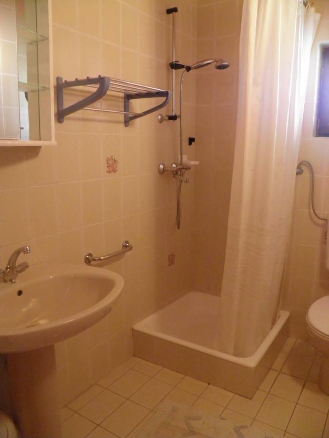 Apartment Roglić Rab Town Zewnętrze zdjęcie